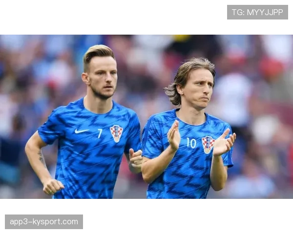 前裁判克拉滕伯格评论:当前欧冠裁判团队面临的压力比以往任何时候都大 前裁判克拉滕伯格评论:当前欧冠裁判团队面临的压力比以往任何时候都大