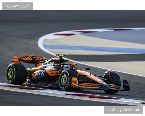 特写：F1首位女车手钱德霍克首秀完赛，赛后激动落泪