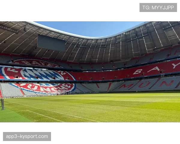 安联球场烟花绽放，拜仁球迷高唱-We are the champions-